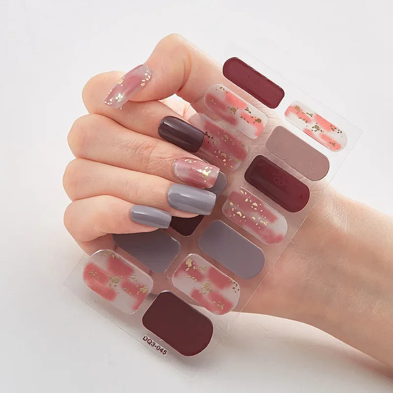 GlitzNail – Festive Christmas Nails Rask, Komplett Uten Salong Luvikno