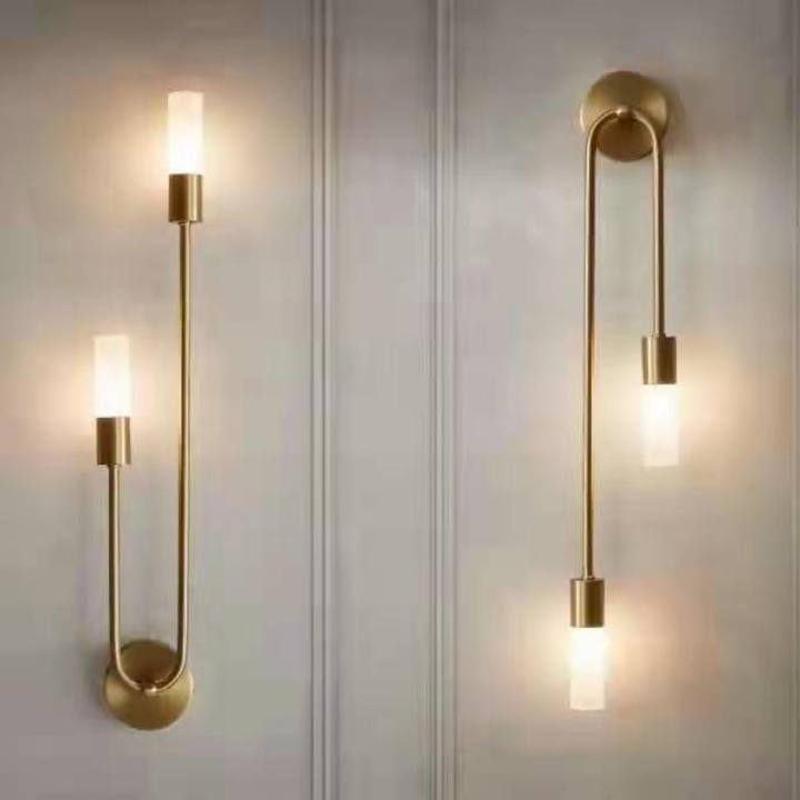 Moderne LED Vegglampe Gull – Slim 2-lys Stikk Vegglampe for Stue og Soverom | Luvikno