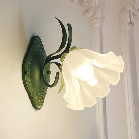 Luvikno | LilyGlow Vegglampe - Elegant naturinspirert belysning