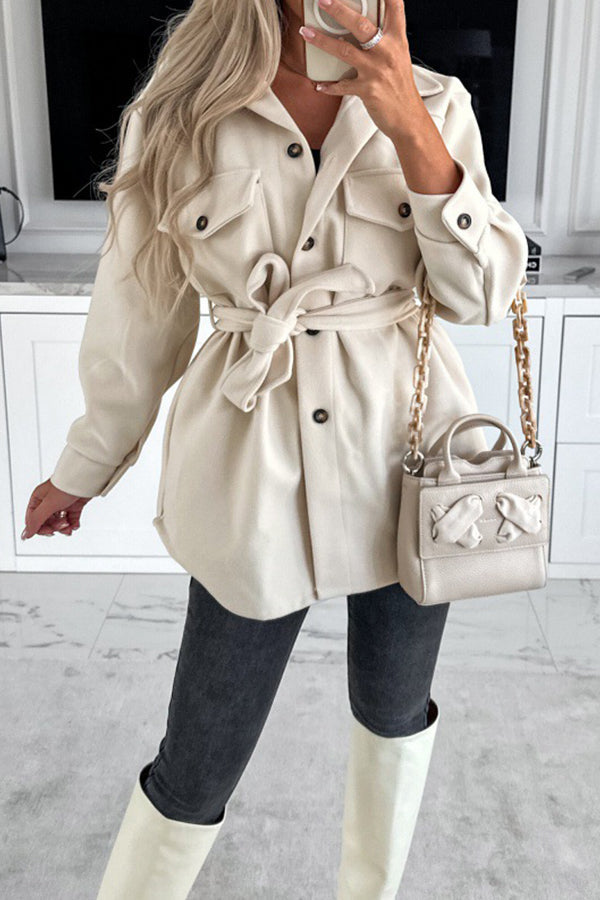 Luvik | Nyöritys Yksivärinen Kassi Napillinen Pitkähiha Takki