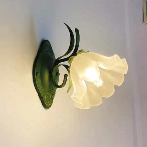 Luvikno | LilyGlow Vegglampe - Elegant naturinspirert belysning