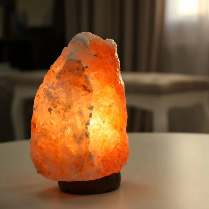Himalayasal lamp laget av naturlig salt – Beroligende lys for velvære og avslapning | Luvikno