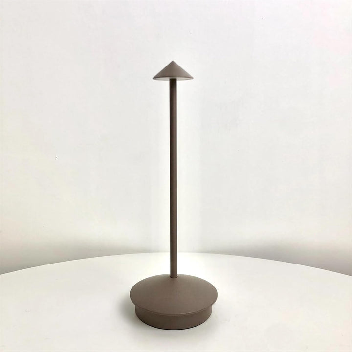 Robyn Arrow LED Bordlampe | Luvikno