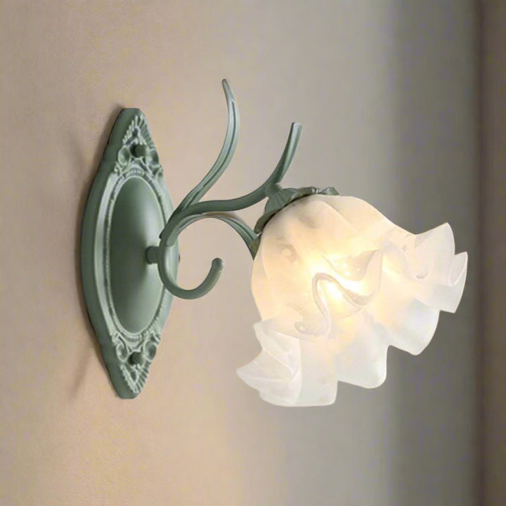 Luvikno | LilyGlow Vegglampe - Elegant naturinspirert belysning