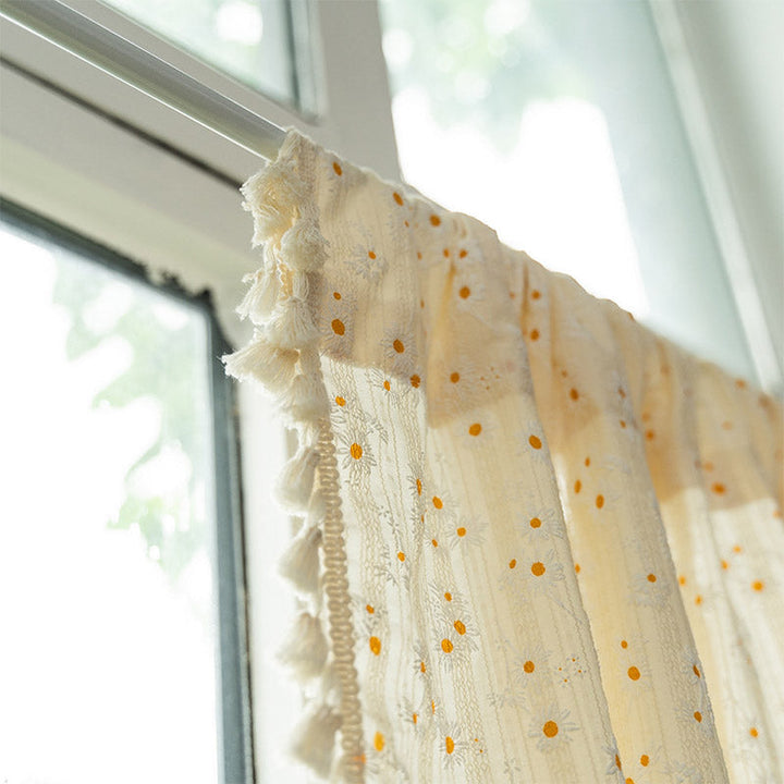 Beige Daisy Pattern Tier Gardin i Bomull Lin Stoff | Luvikno
