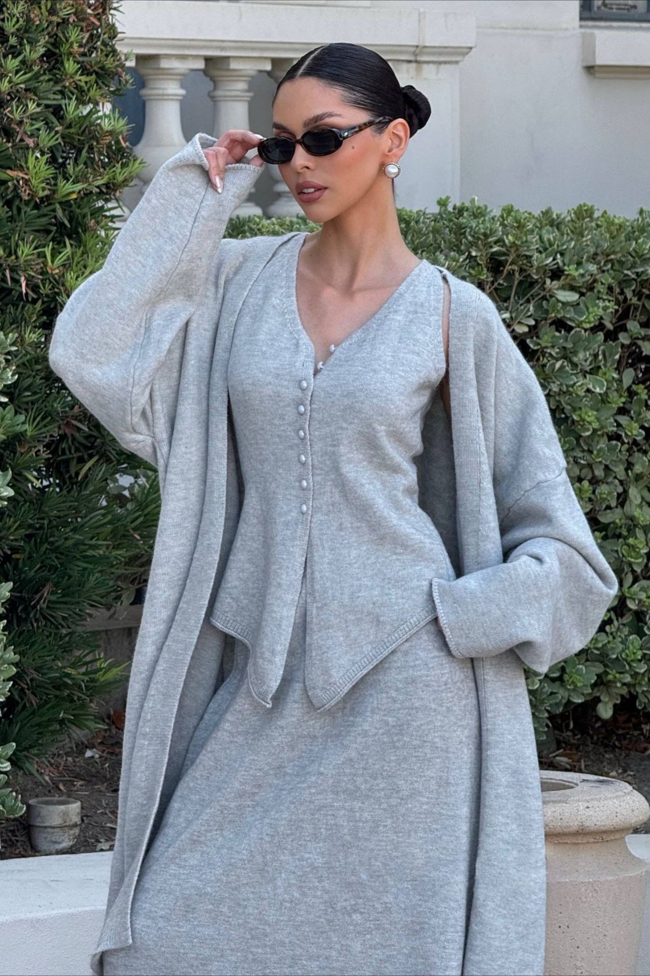 Luvik | Harmaa neuleliivi & maksihame kolmiosainen asu