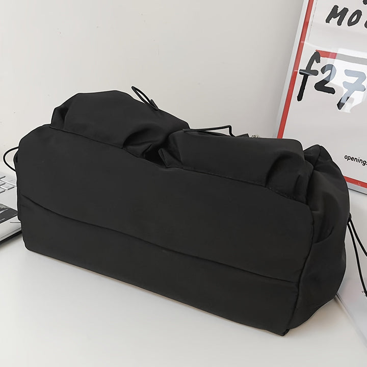 UrbanLiner Nylon Budveske – Svart Skulderbag med Glidelås for Daglig Bruk | Luvikno