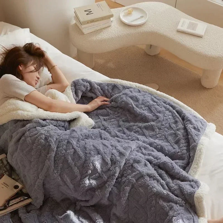 Luvikno | WarmWool Tykk Lammeullteppe Vinterkomfort og Varme