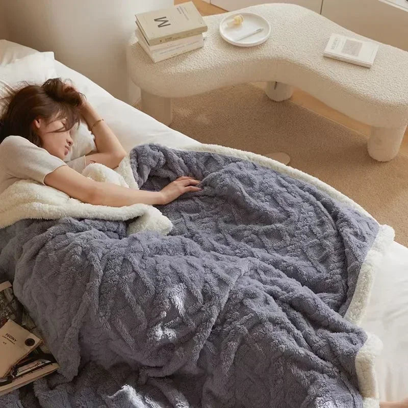 Luvikno | Tykk lammeull vinter fleece teppe - LuxyCozy