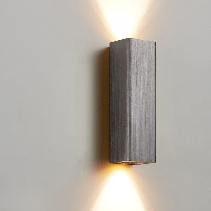LumiGlow - Stillegående LED Vegglampe med Varme og Kjølige Lys | Luvikno