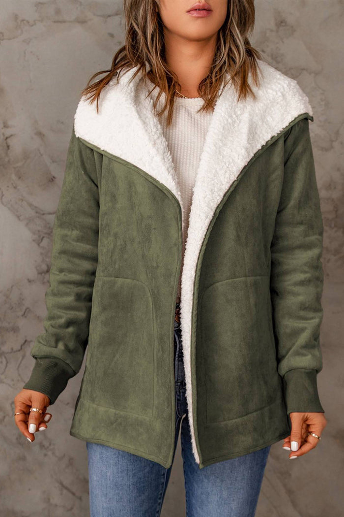 Luvik | Tyylikäs pitkähihainen untuvatakki vyötärömittaisella leikkauksella