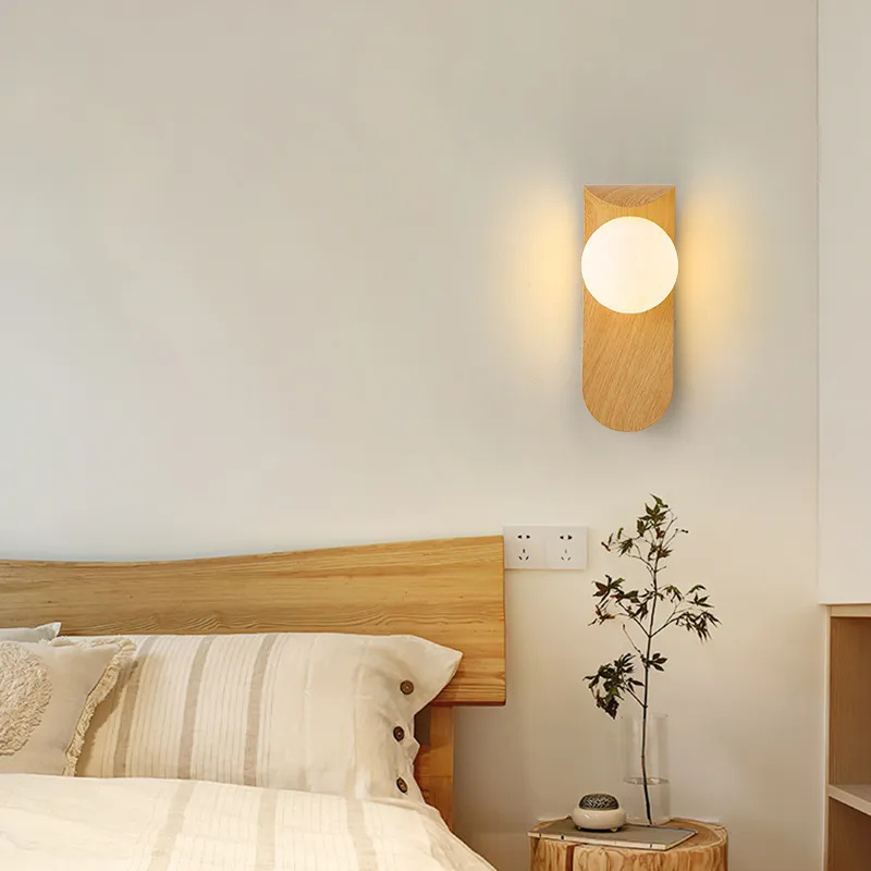 Luvikno | LuxeWood – Stilig Valnøtt Vegglampe for Unike Atmosfærer