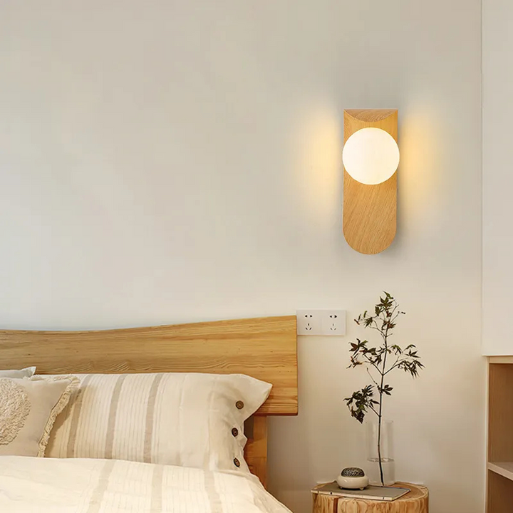 Luvikno | LuxeWood – Stilig Valnøtt Vegglampe for Unike Atmosfærer