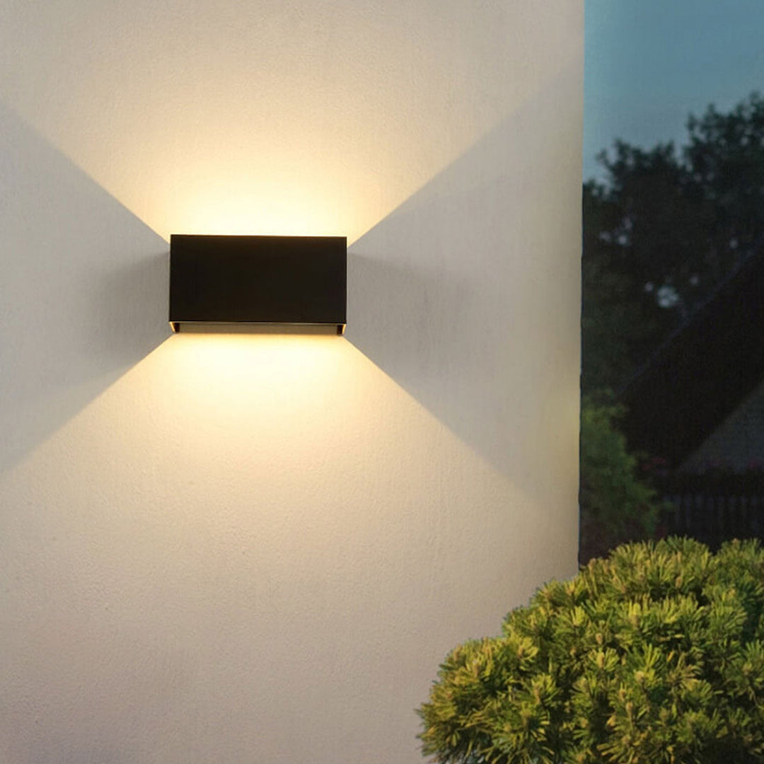 Moderne Utendørs Vannavstøtende Rektangulær LED Opp og Ned Belyst Utendørs Vegglampe | Luvikno