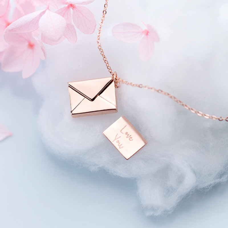 Luvikno | Wrap Necklace laget av Titanstål
