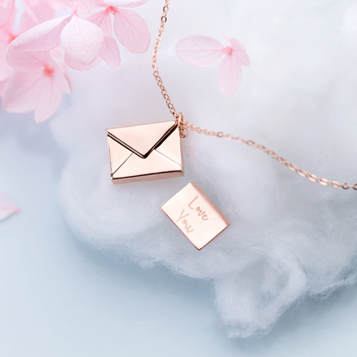 Luvikno | Wrap Necklace laget av Titanstål