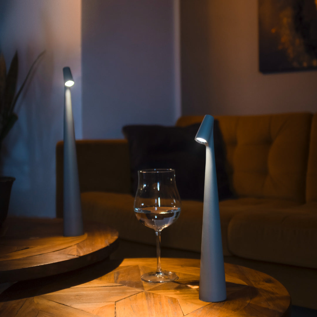 Bordlampe Moderne Rød Metall LED Lys Luvikno