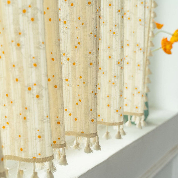 Beige Daisy Pattern Tier Gardin i Bomull Lin Stoff | Luvikno