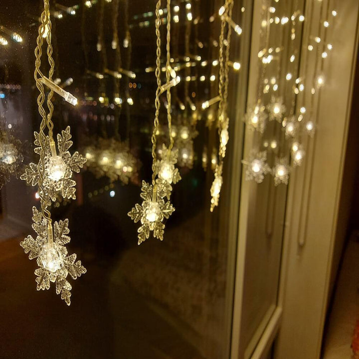 Luvikno | LED Lyskjede Gardin med Snøfnugg | IP43 Vanntett | 4.8W (220V) | 4m / 5m