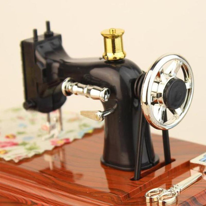 Mini Craft Retro Sewing Machine Decor | Luvikno