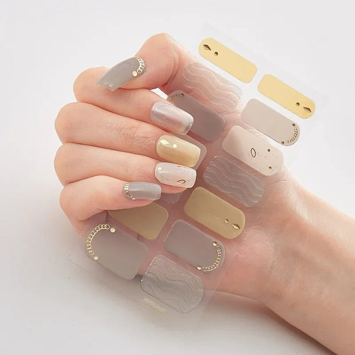 GlitzNail – Festive Christmas Nails Rask, Komplett Uten Salong Luvikno