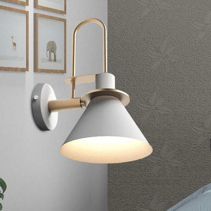 1-Lyskilde vegglampe antikk konemodell metall veggmontert i hvit/sort/grønn med håndtak for sengeside | Luvikno