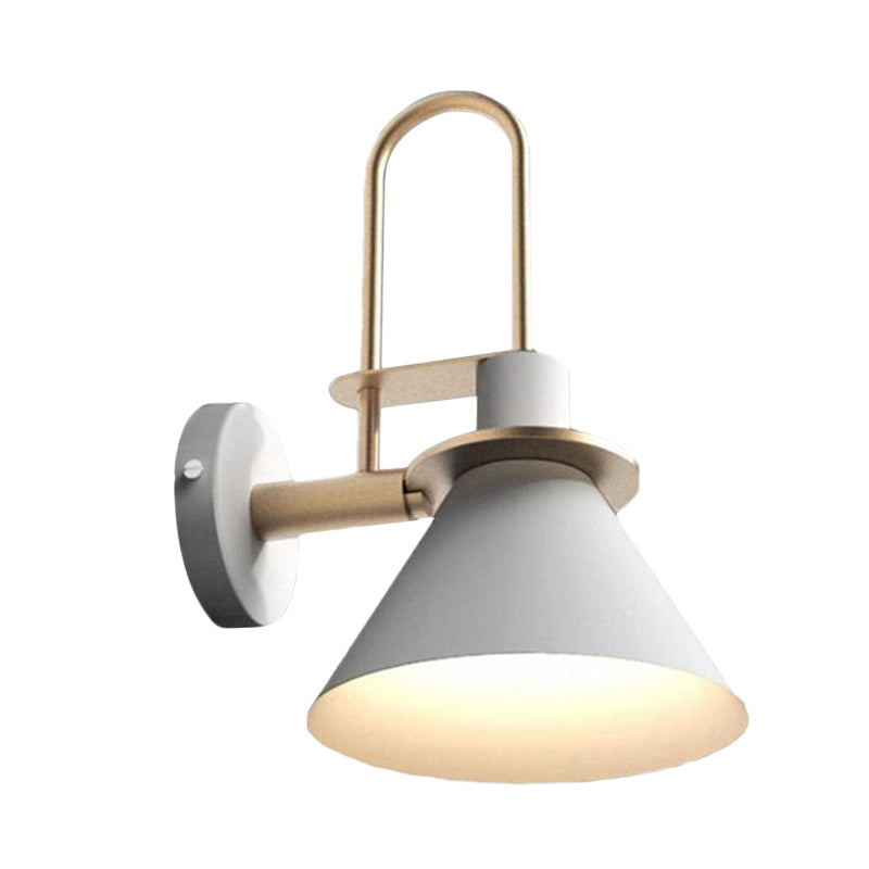 1-Lyskilde vegglampe antikk konemodell metall veggmontert i hvit/sort/grønn med håndtak for sengeside | Luvikno