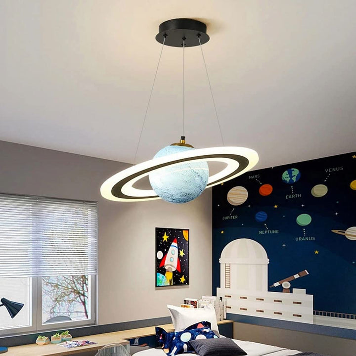 Barnas rom LED hengelampe - CosmoGlow | Luvikno