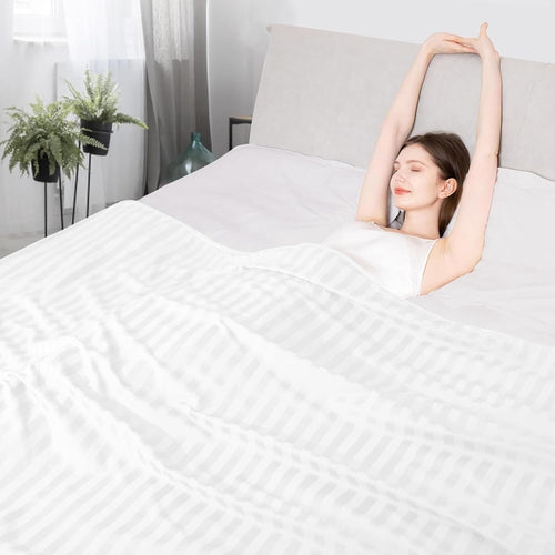 3.0 Kjølingstoff Q-max > 0.5 Ultra-Soft Hvit Stripete Teppe av Hvit | Luvikno