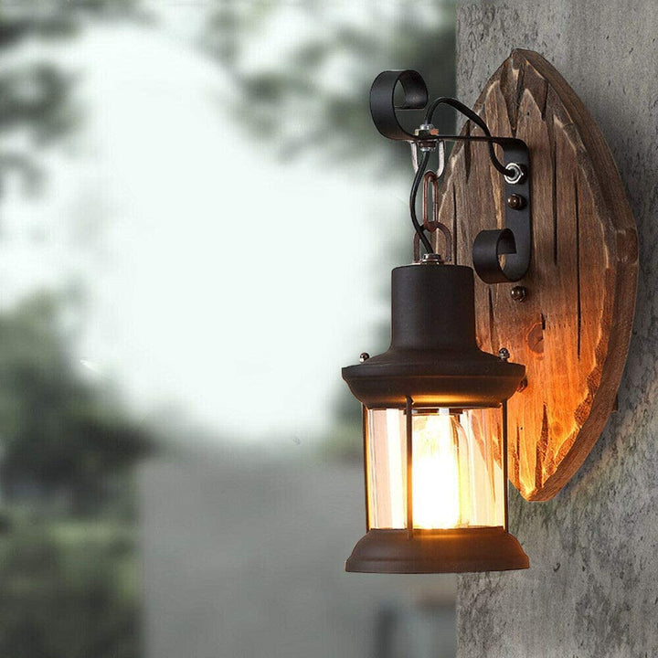 Antikk tre landhus stil vegglampe Luvikno