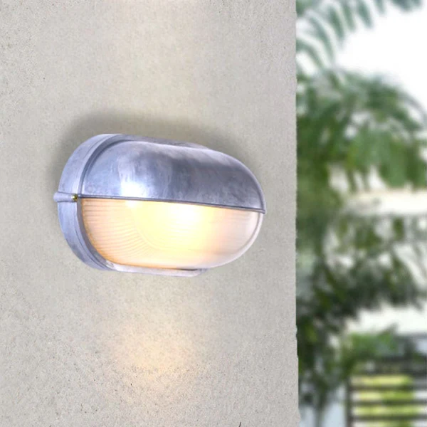 Elegant vanntett utendørs vegglampe | Luvikno
