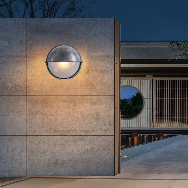 Elegant vanntett utendørs vegglampe | Luvikno