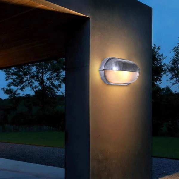 Elegant vanntett utendørs vegglampe | Luvikno