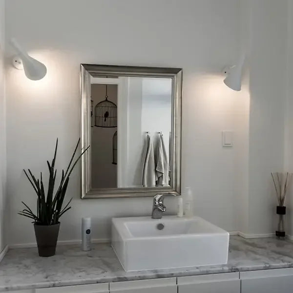 Luvikno | LumiMinimal Bord - Elegant LED Bordlampe for Moderne Interiør