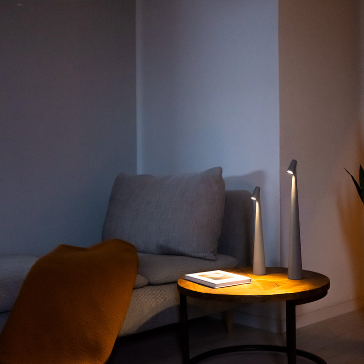Bordlampe Moderne Rød Metall LED Lys Luvikno