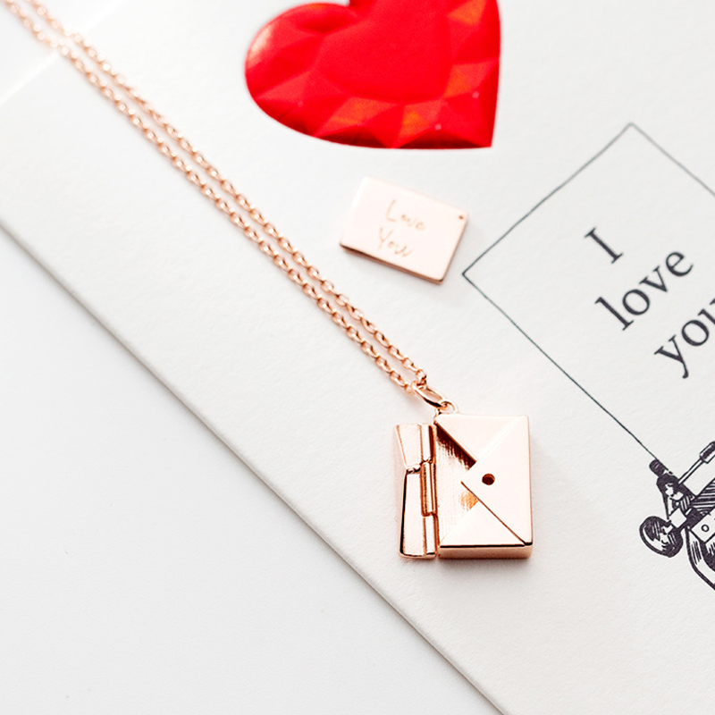 Luvikno | Wrap Necklace laget av Titanstål