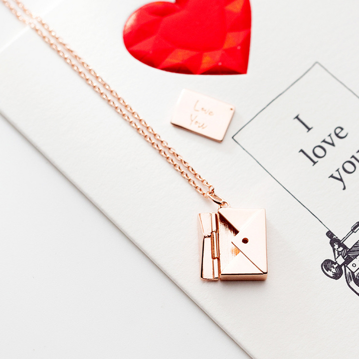 Luvikno | Wrap Necklace laget av Titanstål