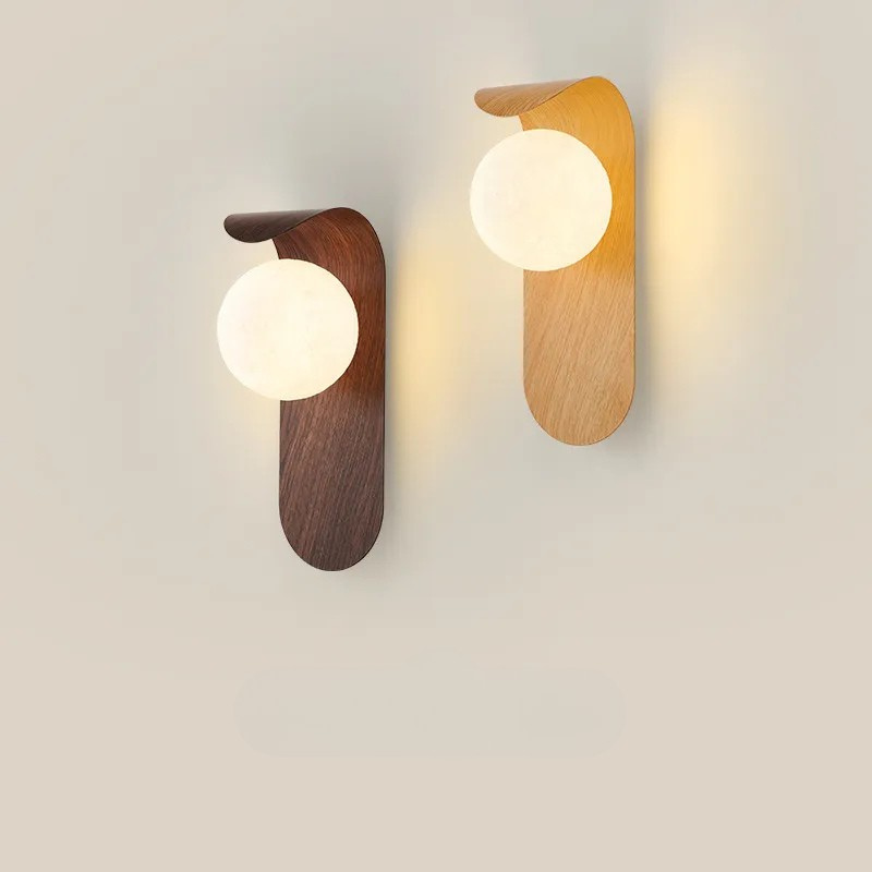 Luvikno | LuxeWood – Stilig Valnøtt Vegglampe for Unike Atmosfærer