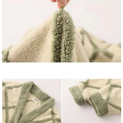 Luvik | Mukava Yöpuku - Pehmeä koralli fleece -yöpuku ruudullisella liivillä naisille