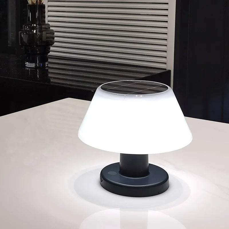 Luvikno | SolarGlow | Solcelledrevet bordlampe