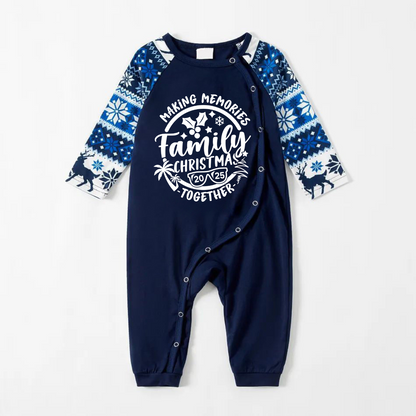 Luvik | Joulumuistot Yhdessä 2025 Printti Siniset Perhesovittuvaiset Pyjamat Koira Bandanalla