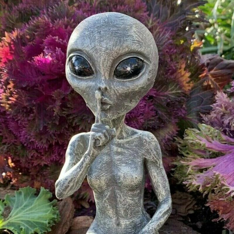 Statue Garden Alien | Luvikno