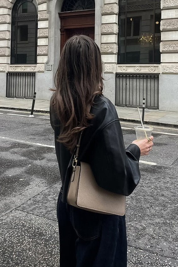 Luvik | Mattan Nahkamoottoripyöräväline