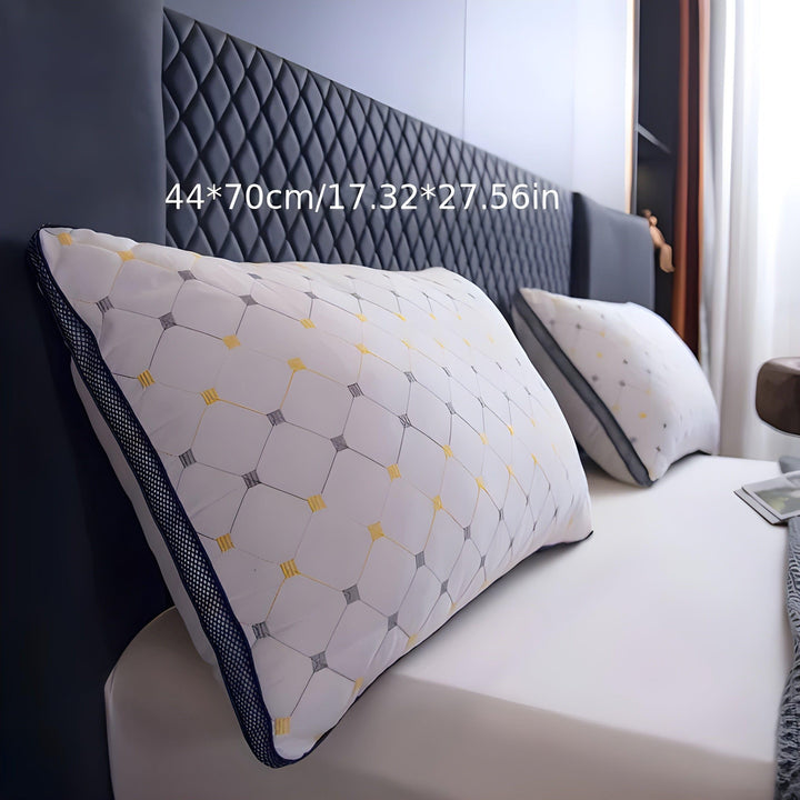 SkyDream Pute – Brodert Nakkestøttepute | Luvikno