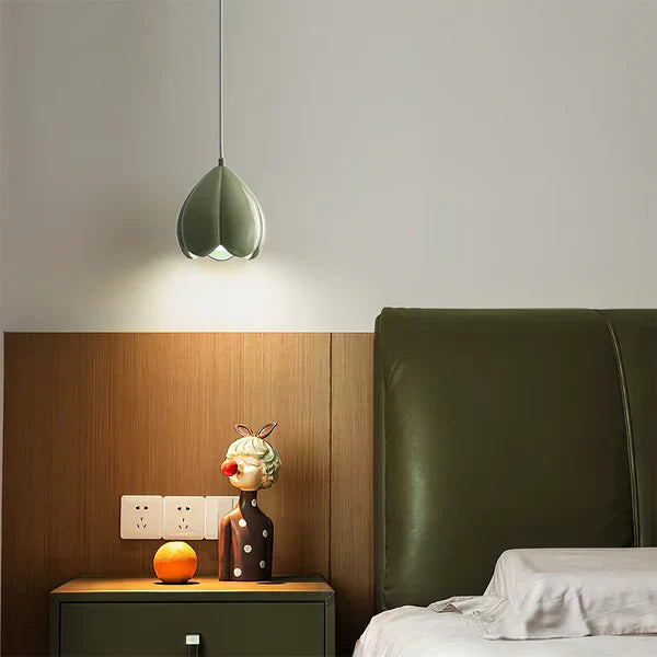 Luvikno | FlowerGlow Pendant - Elegant kremfarget pendant for varme atmosfæriske interiører