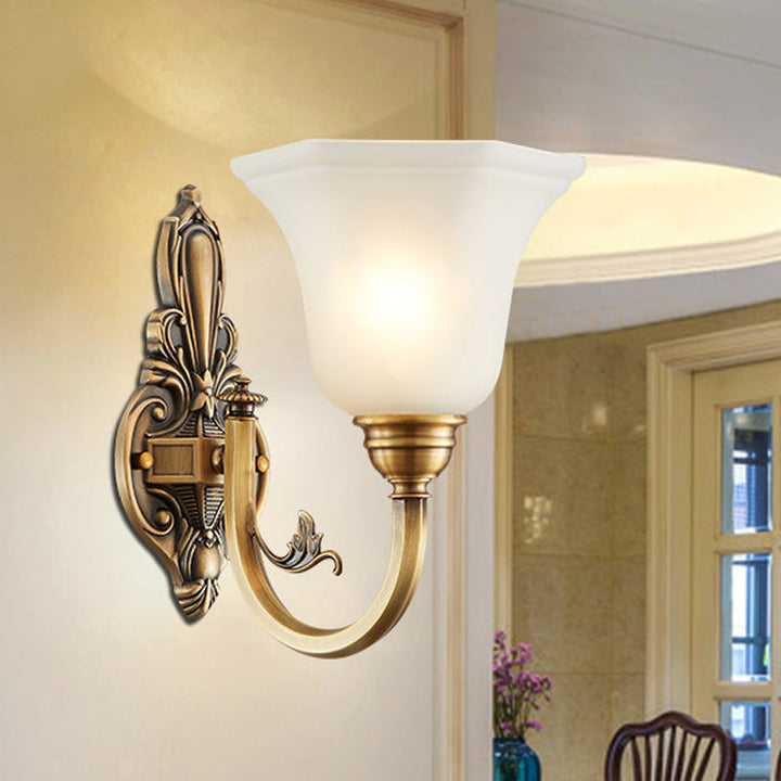 Bøyd arm korridor vegglampe tradisjonell metall 1/2-hode messing/svart og gull vegglys med bredet frostet glasskjerm | Luvikno