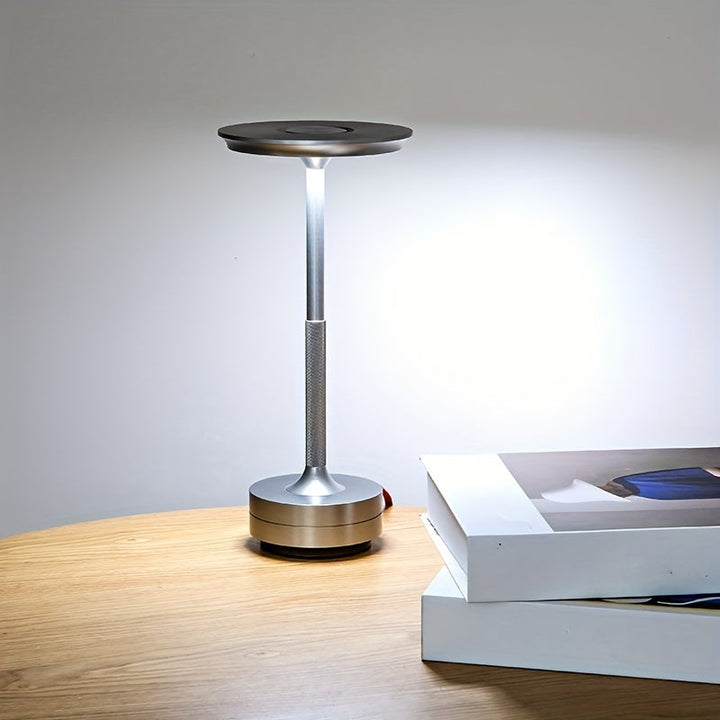 LumiTaf – Moderne LED Bordlampe med USB Luvikno
