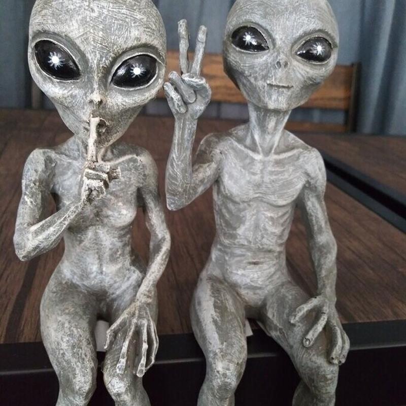 Alien Garden Statue | Luvikno