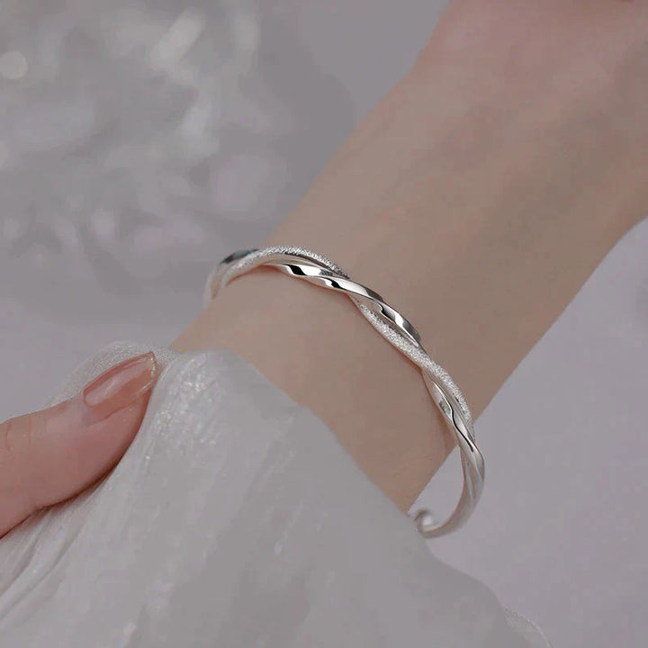 Elegant Vridde Sølv Armbånd Luvikno