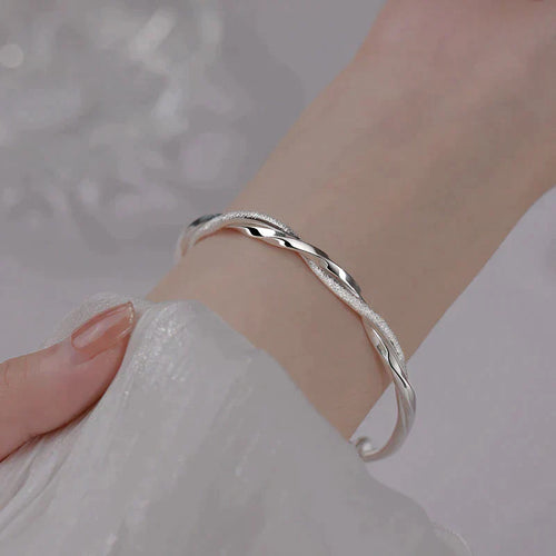 Elegant Vridde Sølv Armbånd Luvikno